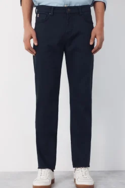 Pantalón 5 bolsillos color regular fit
