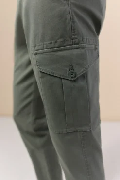 Pantal&oacute;n cargo slim