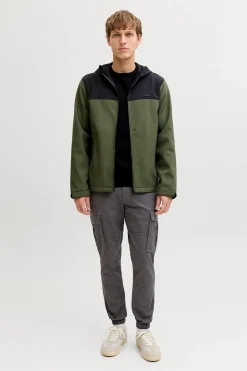 Pantal&oacute;n cargo slim fit