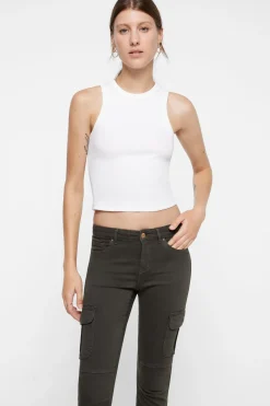 Pantal&oacute;n cargo slim fit