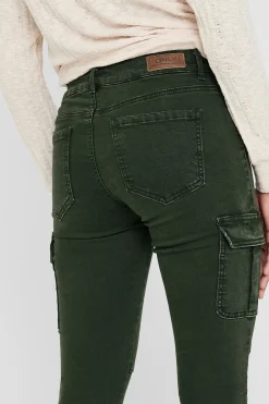 Pantal&oacute;n cargo slim fit