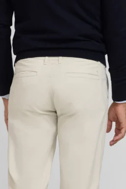 Pantal&oacute;n chino casual pinzas