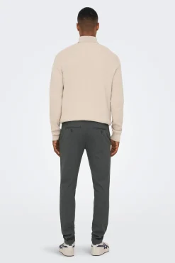 Pantal&oacute;n chino casual