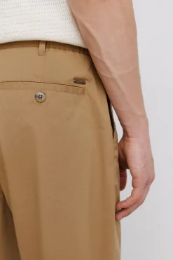 Pantal&oacute;n chino ligero relaxed fit