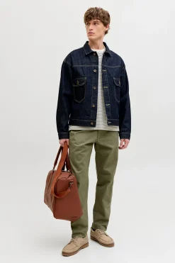 Pantal&oacute;n chino relaxed tiro medio