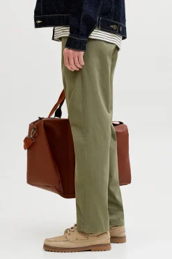 Pantal&oacute;n chino relaxed tiro medio