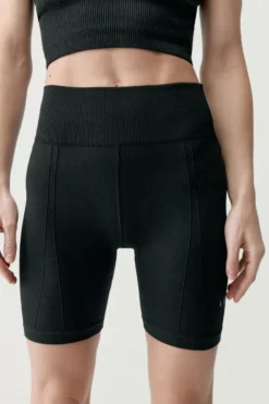 Pantal&oacute;n corto deportivo India Negro