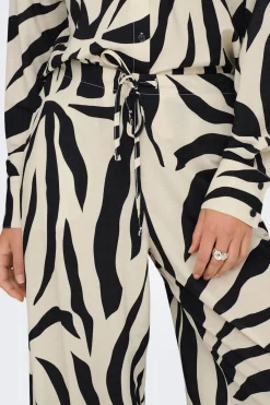 Pantal&oacute;n estampado floral