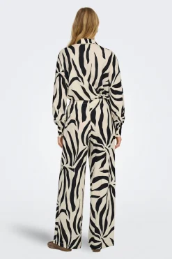 Pantal&oacute;n estampado floral