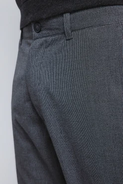 Pantal&oacute;n estructura vigor&eacute; slim fit