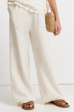 Pantal&oacute;n fluido con bordados ni&ntilde;a