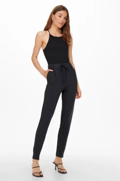 Pantalón largo recto estilo chino