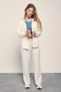 Pantal&oacute;n recto ancho tacto suave gris