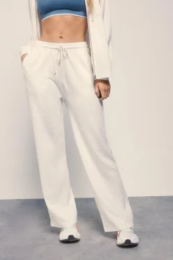 Pantal&oacute;n recto ancho tacto suave gris