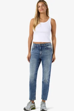 Pantal&oacute;n vaquero de largo tobillero