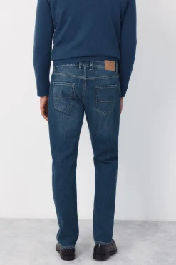 Pantal&oacute;n vaquero ligero regular fit