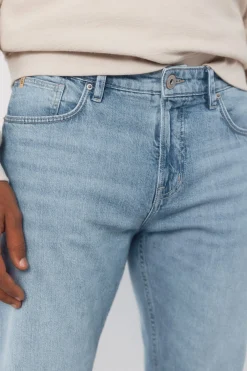 Pantal&oacute;n vaquero ligero regular fit