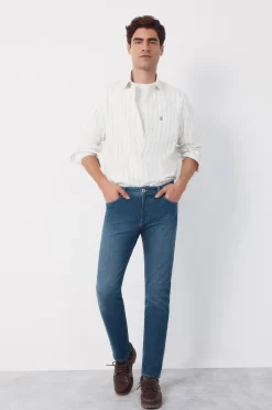 Pantal&oacute;n vaquero ligero slim fit