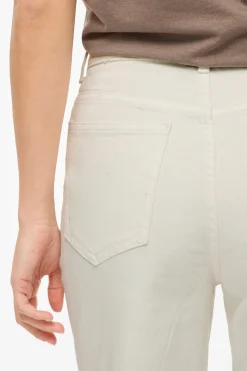 Pantal&oacute;n vaquero recto con cintura alta