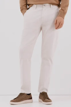 Pantal&oacute;n vaquero tapered fit