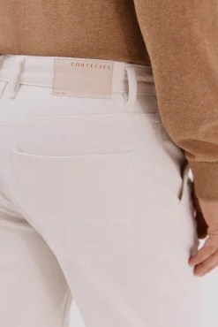 Pantal&oacute;n vaquero tapered fit