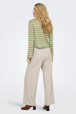 Pantal&oacute;n wide con botones