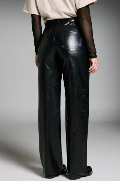 Pantal&oacute;n wide leg piel vegana