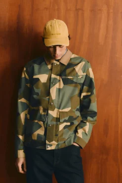 Parka camuflaje cuello contraste