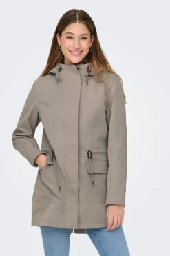 Parka con capucha