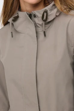 Parka con capucha