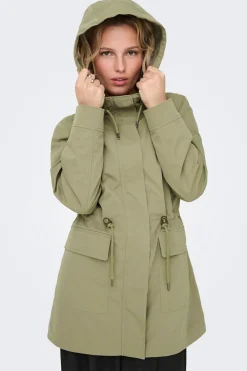 Parka con capucha