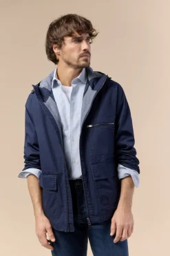 Parka corta con capucha