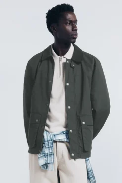 Parka corta cuello pana