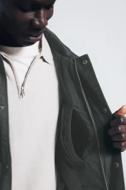 Parka corta cuello pana