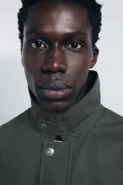 Parka corta cuello pana