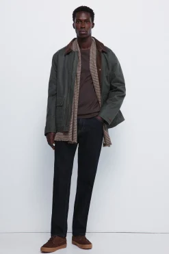 Parka corta cuello pana