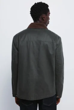 Parka corta cuello pana