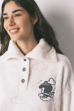 Pijama largo polar gris estampado nubes