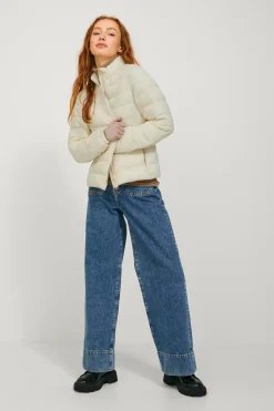 Plum&iacute;fero corto acolchado