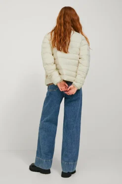 Plum&iacute;fero corto acolchado