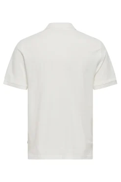 Polo con detalle frontal