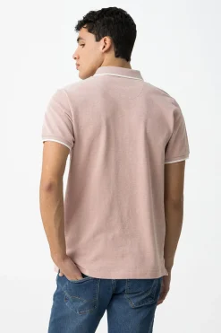 Polo de piqu&eacute; detalle en relieve