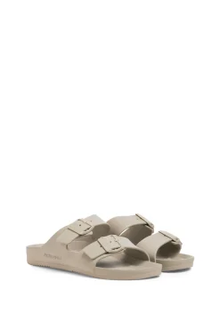 Sandalias con hebillas