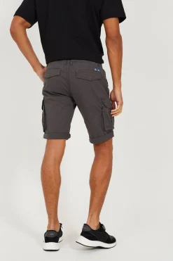 Short cargo con siete bolsillos