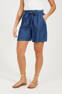 Short con cintur&oacute;n