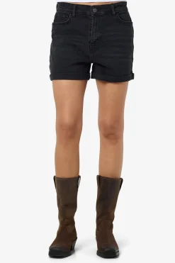 Short vaquero b&aacute;sico con dobladillo de cinco bolsillos.