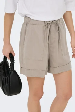 Shorts con lazada