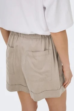 Shorts con lazada