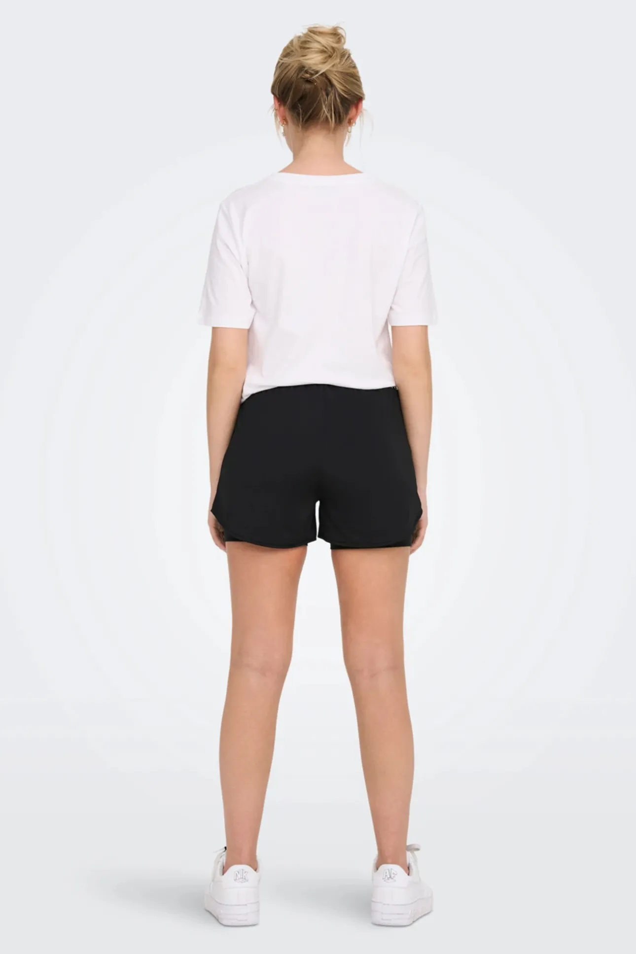 Shorts corte loose cintura media