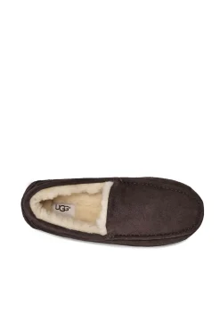 Slipper cerrada suede Ascot. Marca UGG